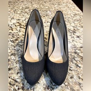 Nine West textile platform pumps